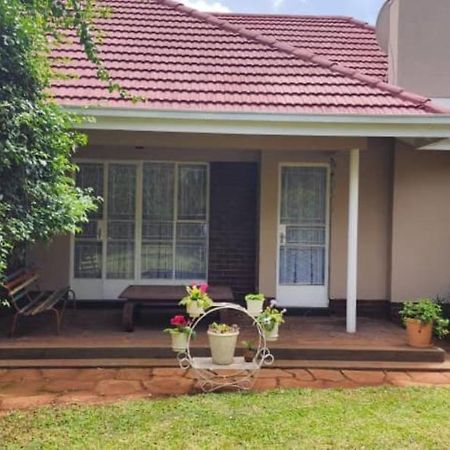 Lovely 3 Bed In Mount Pleasant - 2153 ハラレ エクステリア 写真